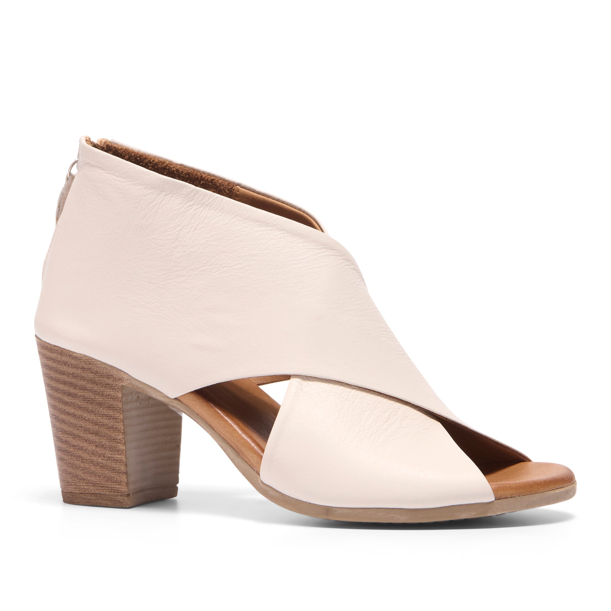 Piacere Off-White Leather Crossover Sandals