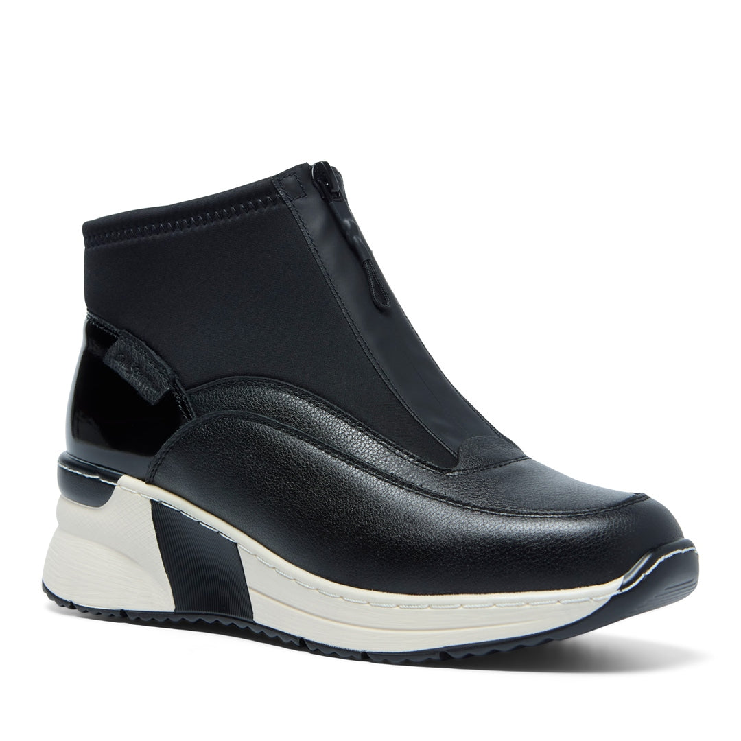 Regale Black Leather Trainers
