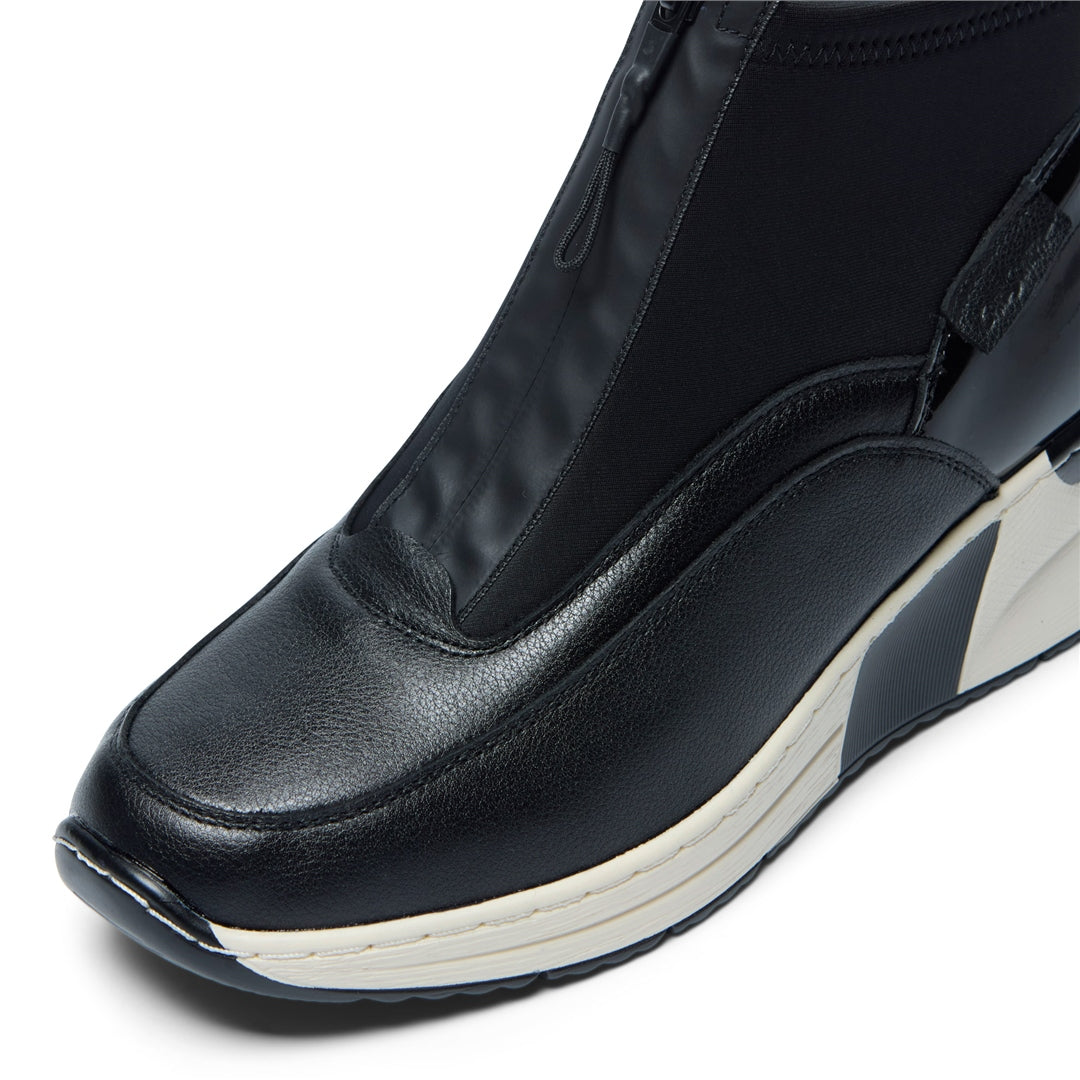 Regale Black Leather Trainers