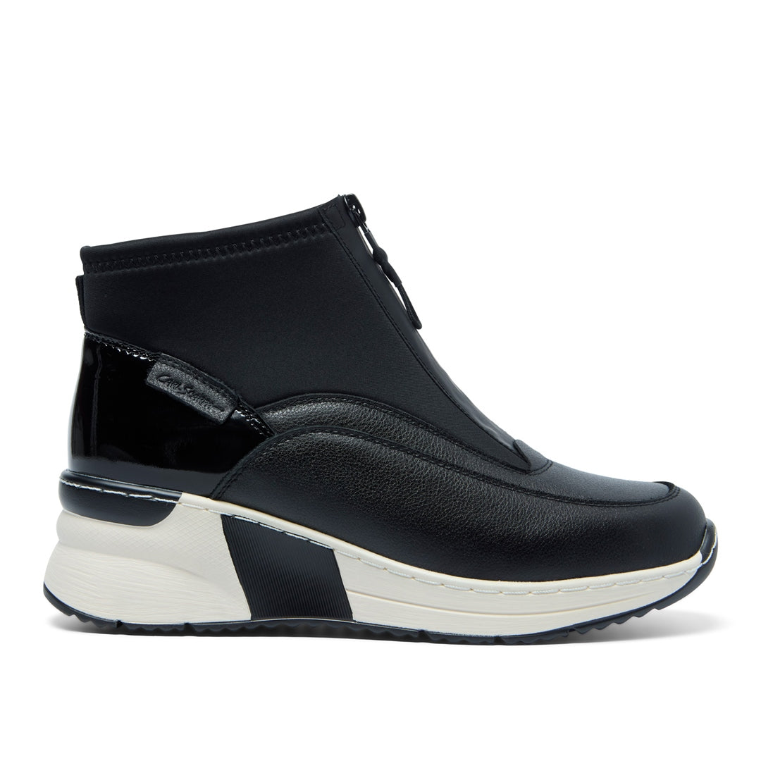 Regale Black Leather Trainers