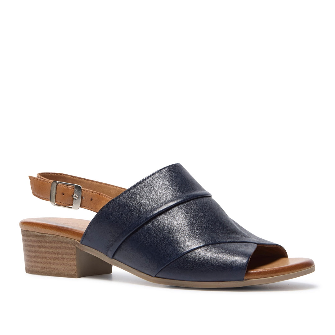 Arriba Tan/Navy Leather Sandals