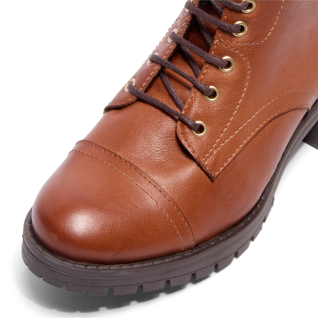 Palou Tan Leather Ankle Boots