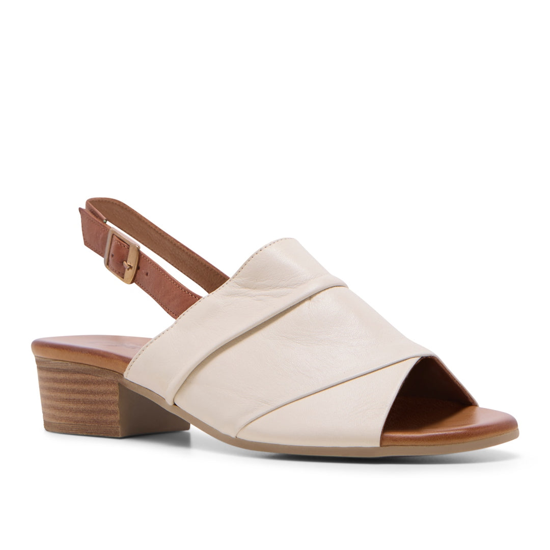 Arriba Off-White Leather Sandals
