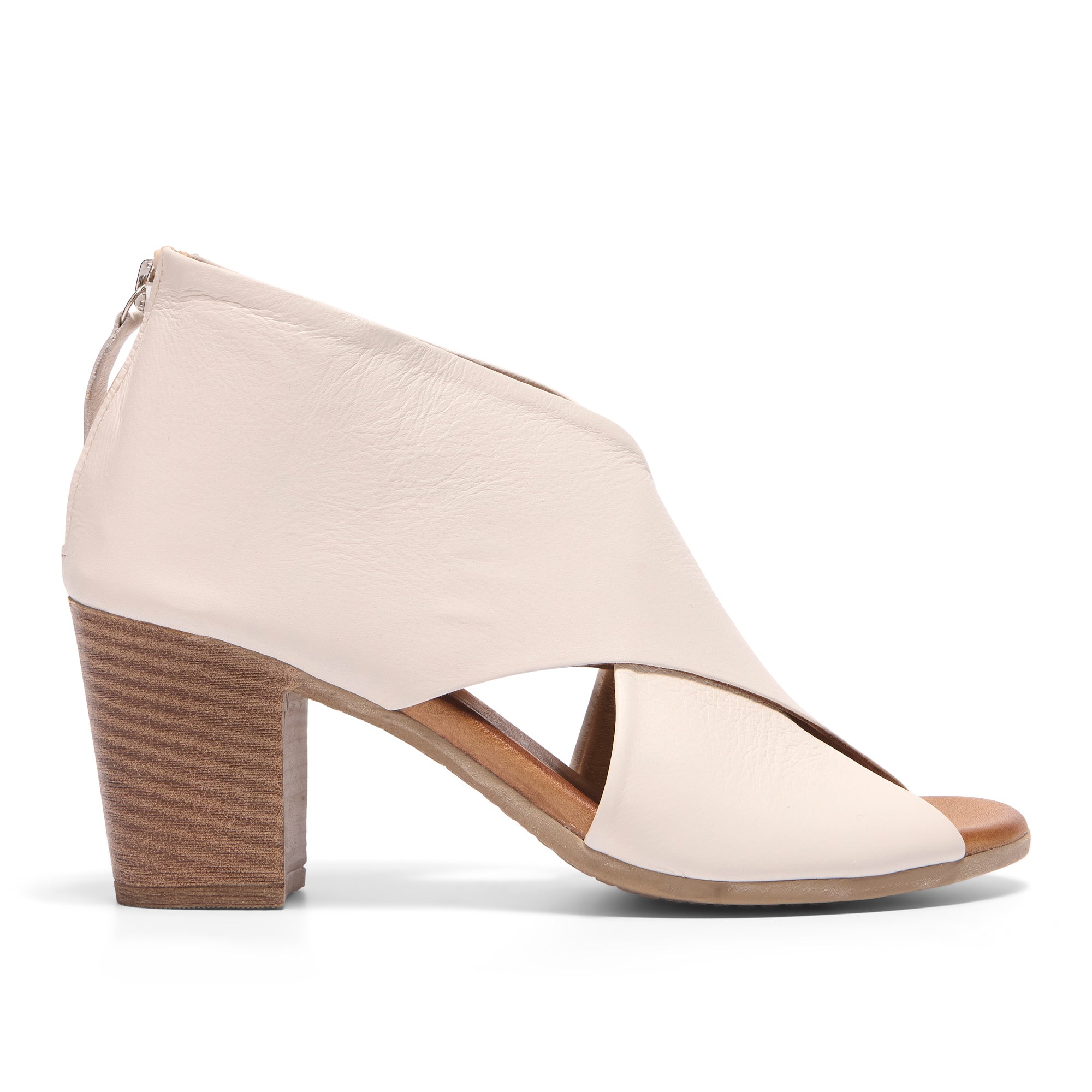 Piacere Off-White Leather Crossover Sandals