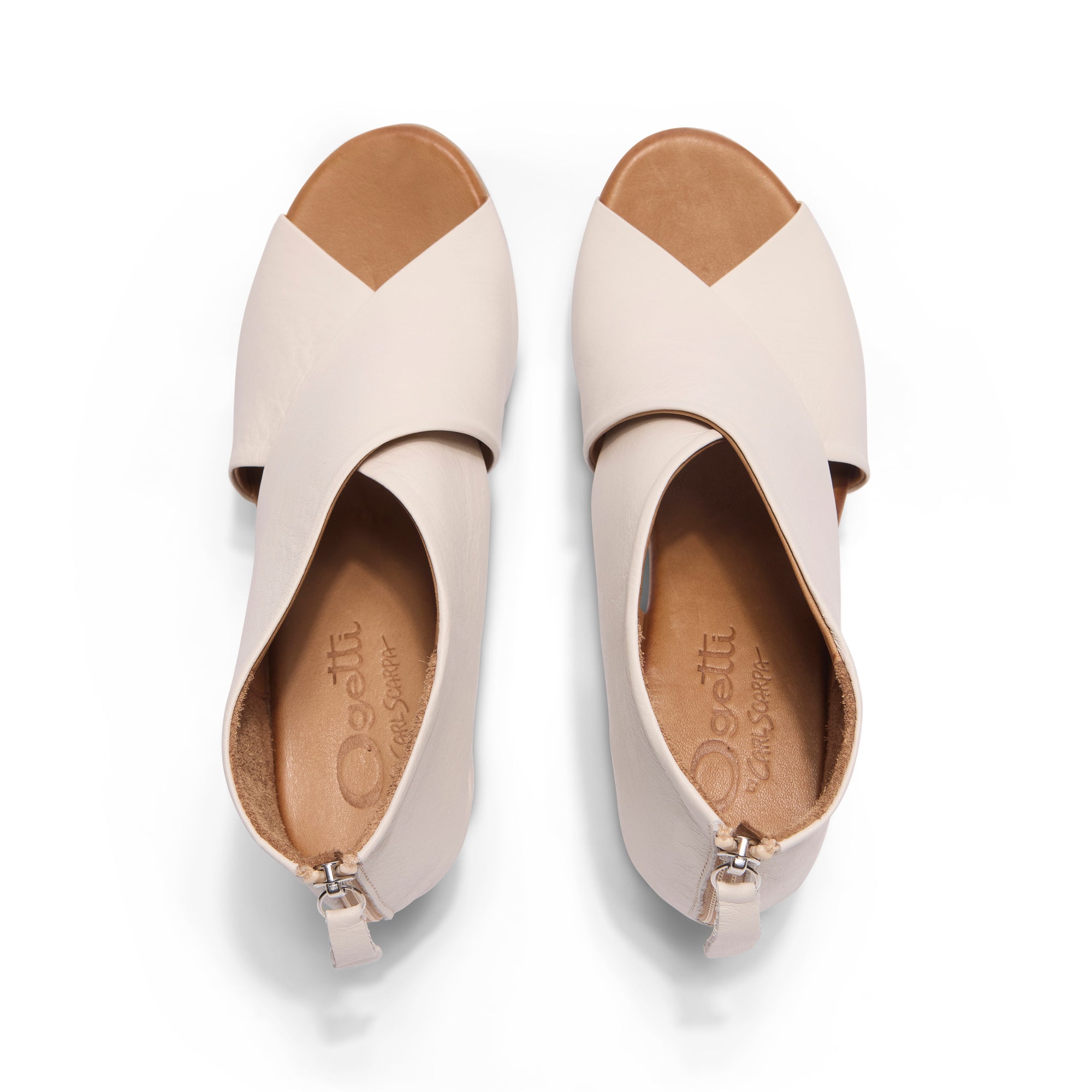 Piacere Off-White Leather Crossover Sandals