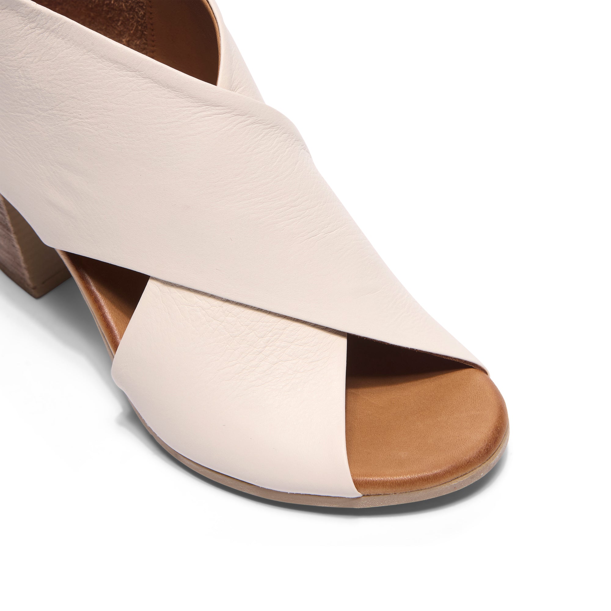 Piacere Off-White Leather Crossover Sandals