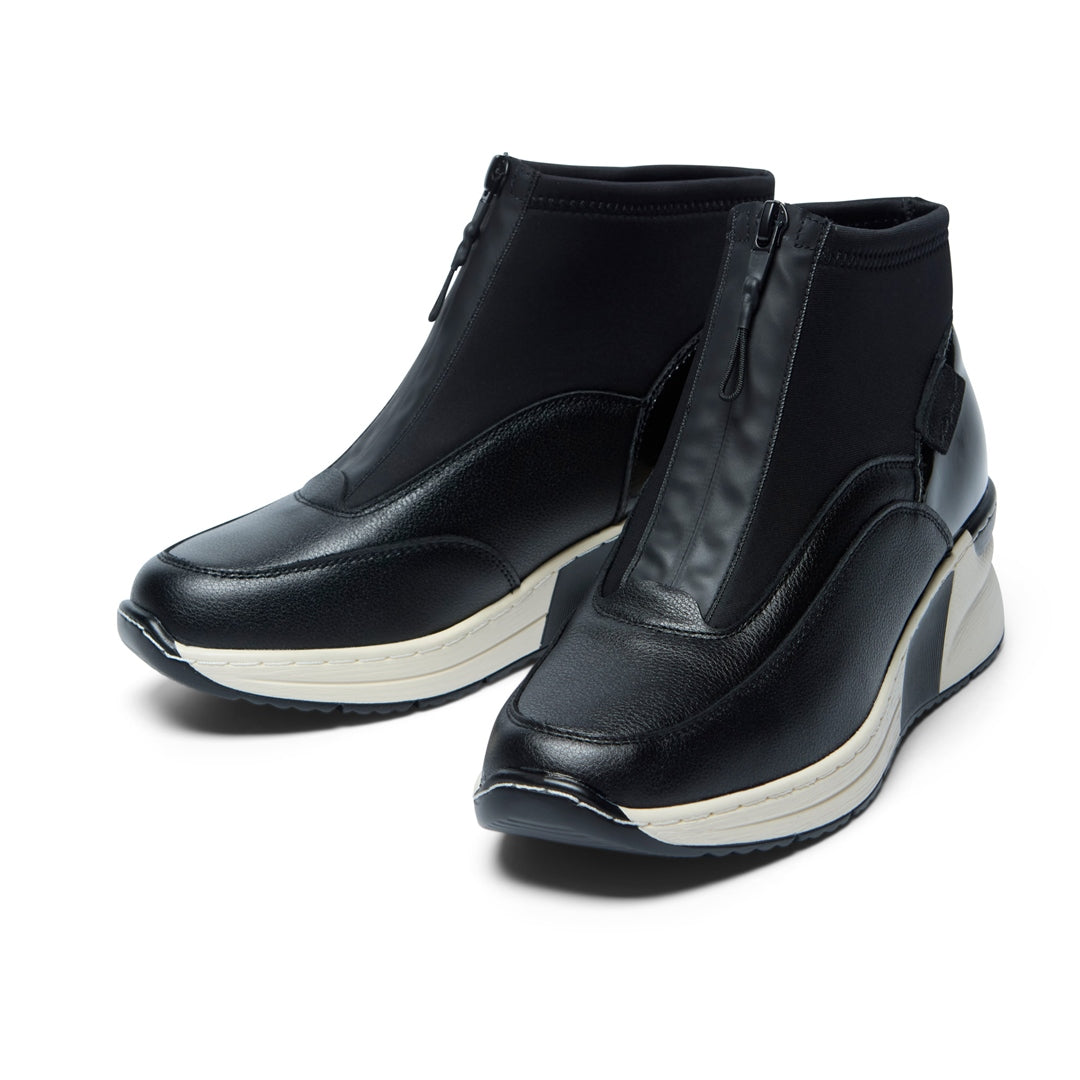 Regale Black Leather Trainers