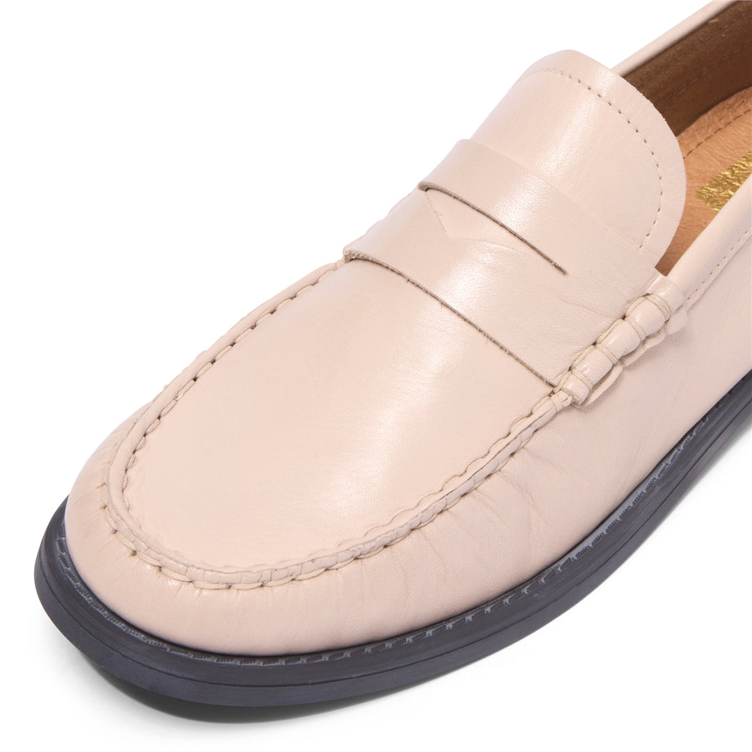 Centesimi Off White Leather Penny Loafers