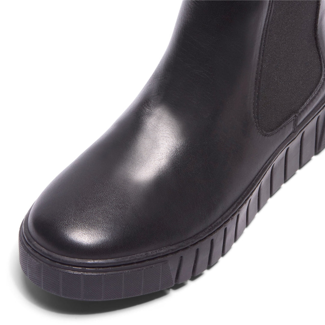 Cozzio Black Leather Ankle Boots