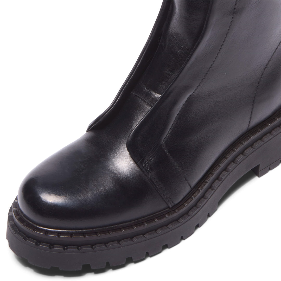 Fiave Black Leather Ankle Boots