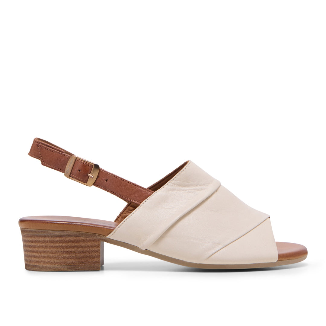 Arriba Off-White Leather Sandals