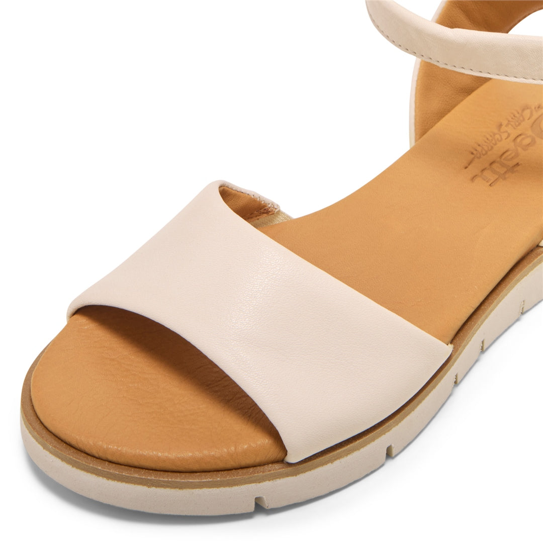 Melara Off-White Sandals