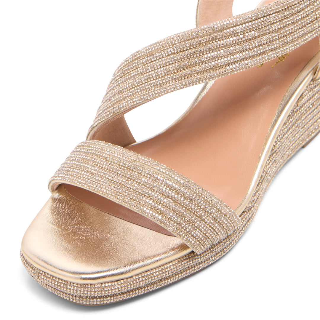 Olivita Gold Sandals